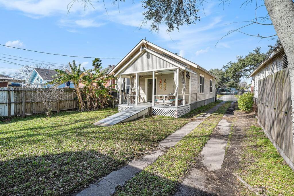 Beachy Bungalow! 2Bd, King Bed Galveston Eksteriør bilde