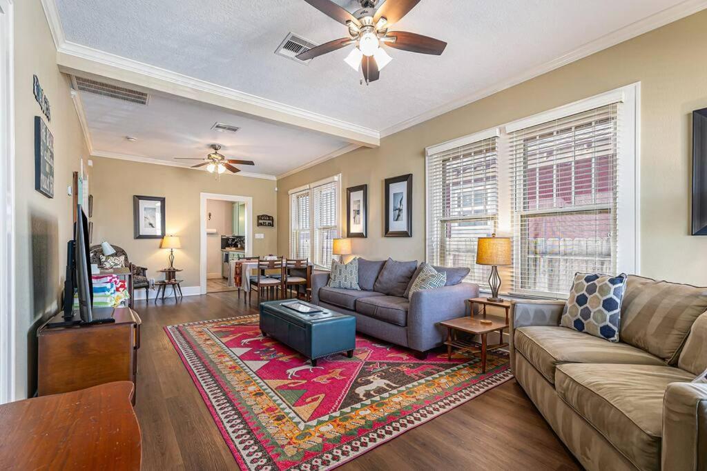 Beachy Bungalow! 2Bd, King Bed Galveston Eksteriør bilde